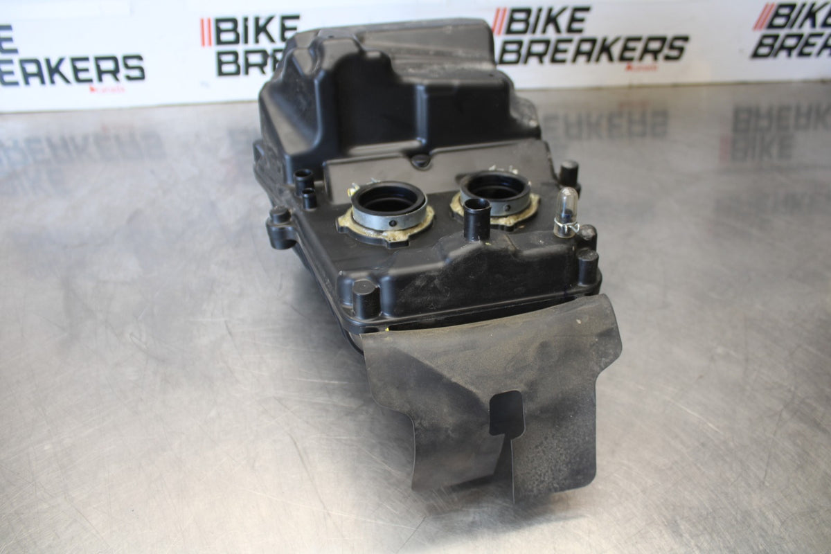 24-25 KAWASAKI NINJA 500 ABS AIRBOX AIR INTAKE FILTER BOX BB899
