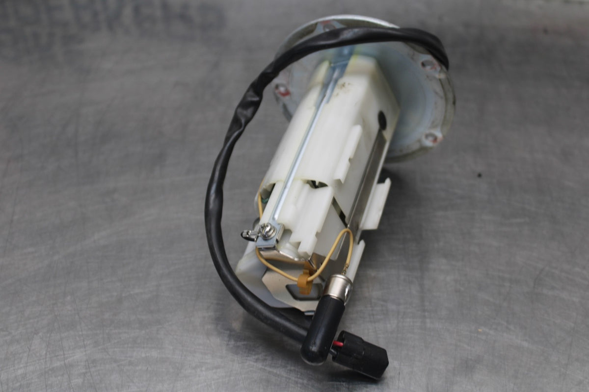 13-18 KAWASAKI NINJA ZX6R FUEL PUMP GAS PETROL SENDER UNIT BB915