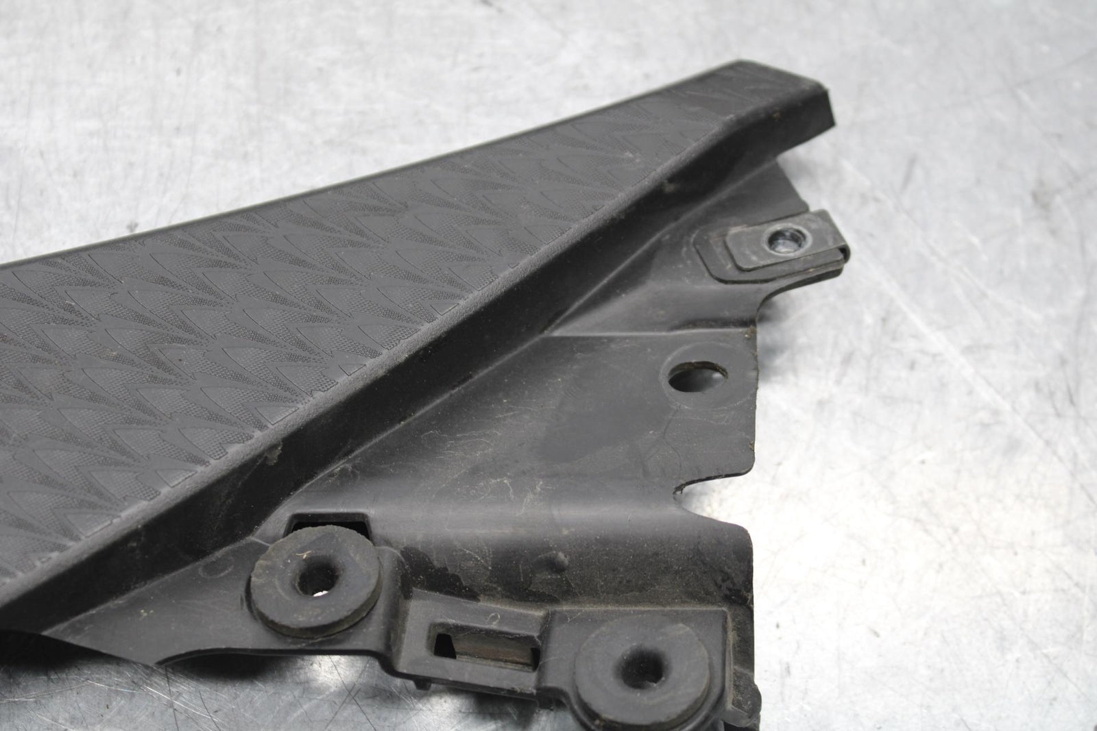 15-16 KAWASAKI EX300 LEFT AND RIGHT SET PAIR GAS TANK FUEL CELL PANEL TRIM BB635