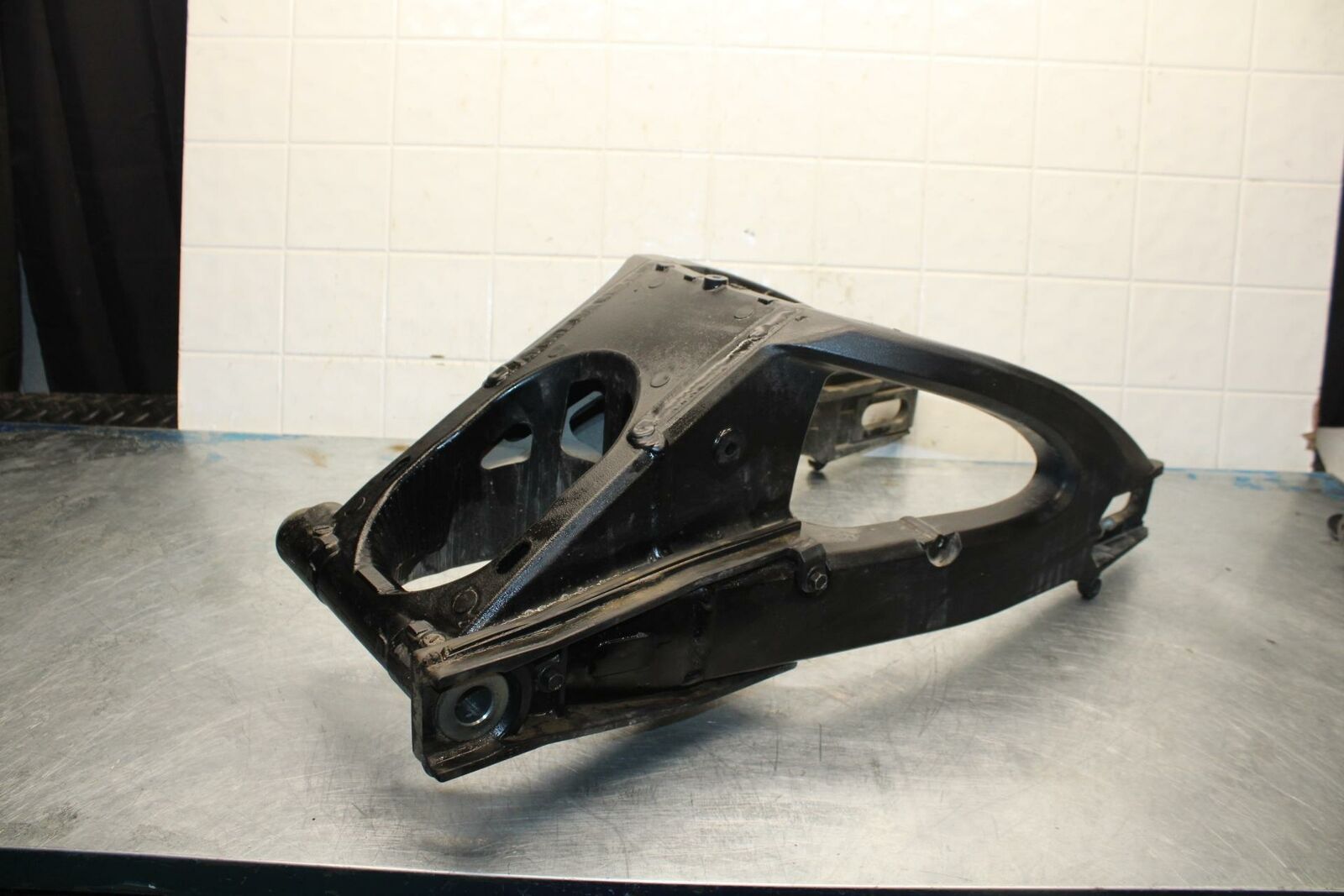 11-21 SUZUKI GSXR750 REAR SWINGARM BACK SUSPENSION SWING ARM BB422