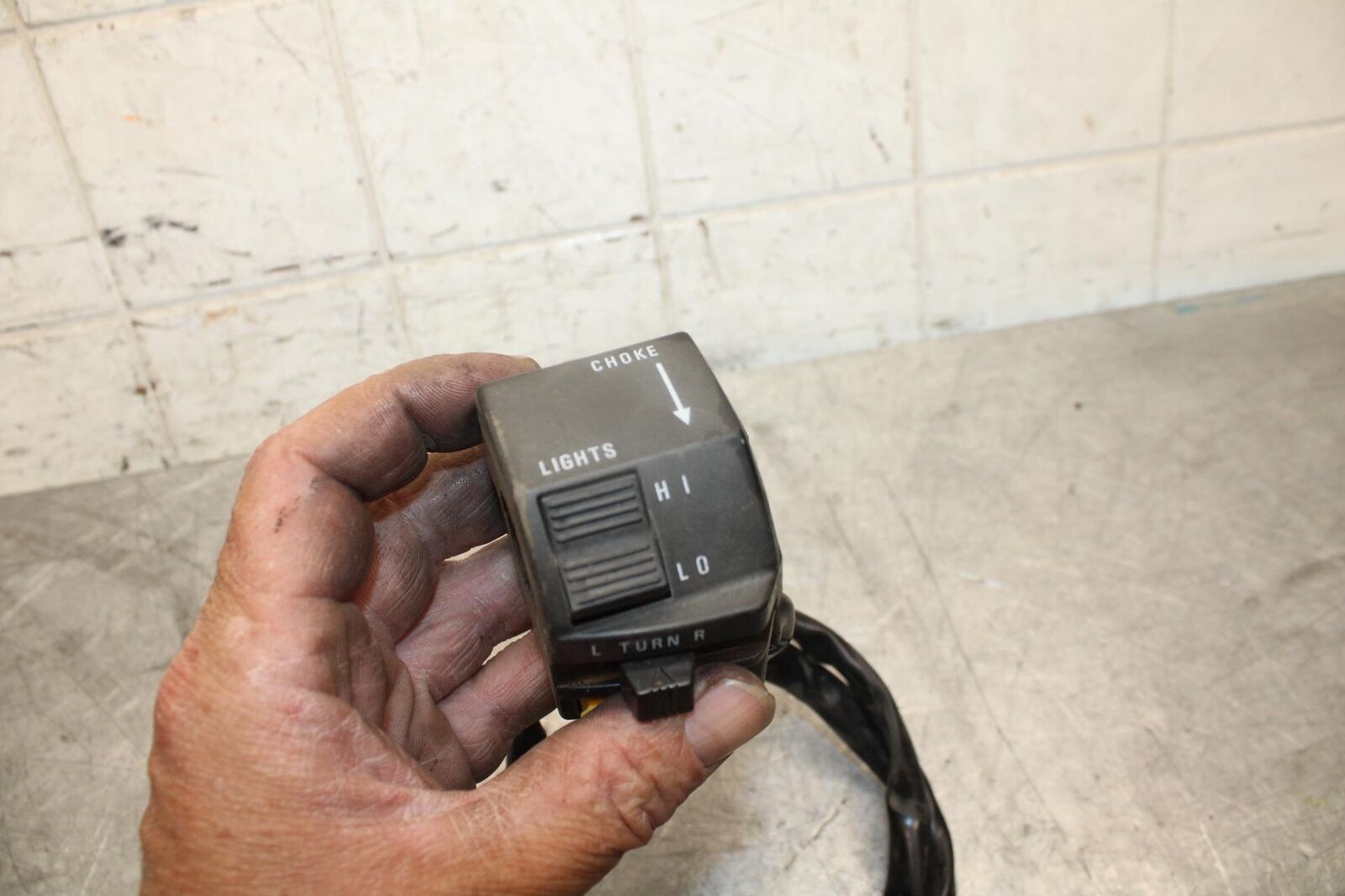 1993 Suzuki GSXR1100W LEFT CLIP ON HANDLE HORN SIGNALS SWITCH CHOKE BB46