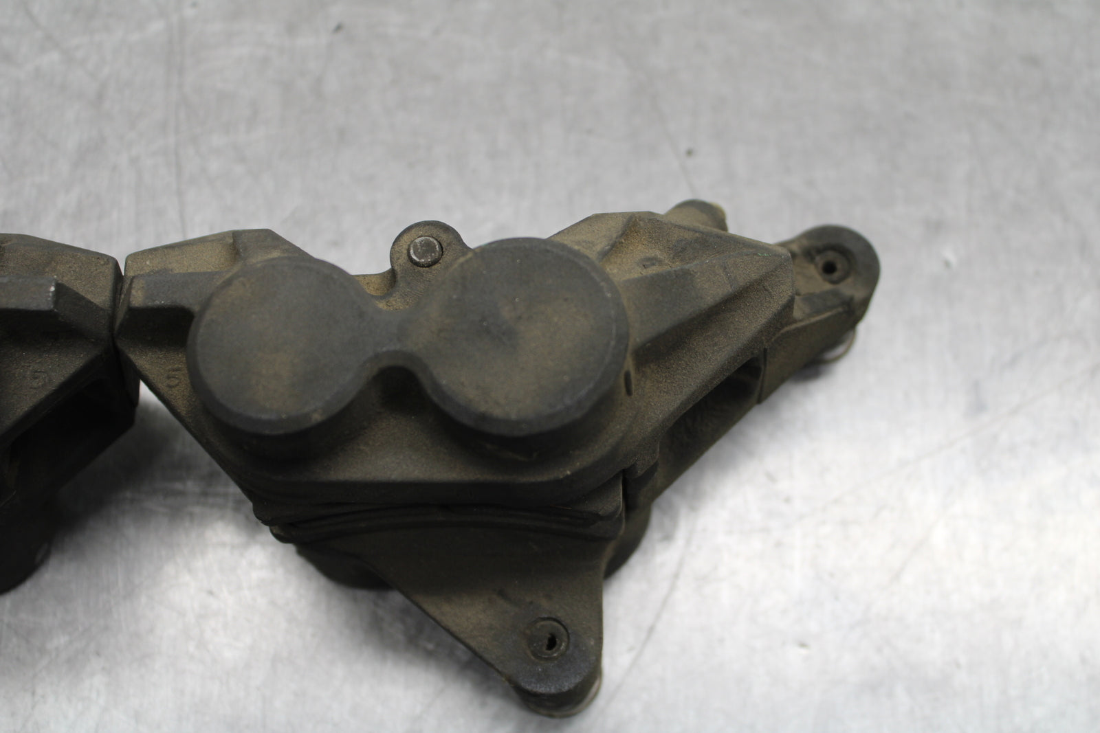 03-05 YAMAHA YZF R6  RIGHT LEFT FRONT BRAKE CALIPER SET PAIR CALIPERS BB751