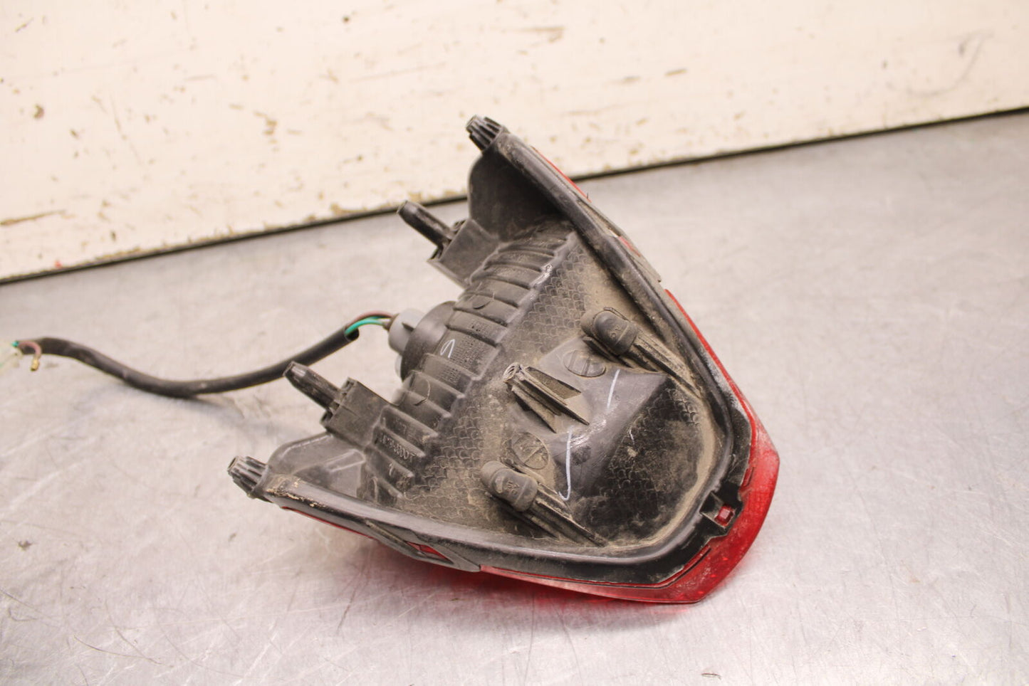 15-16 HONDA CB300F REAR TAIL TAILLIGHT BACK BRAKE LIGHT BB740
