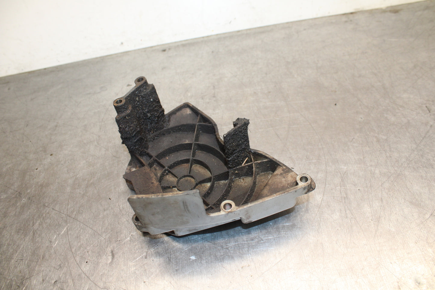00-01 YAMAHA YZF R1 ENGINE SPROCKET COVER BB755