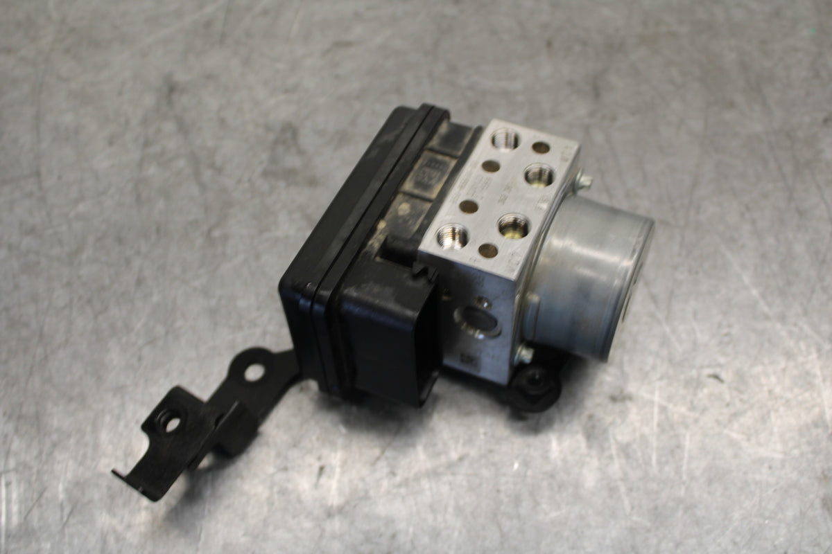 22-24 YAMAHA XSR900 ABS PUMP UNIT MODULE BB683