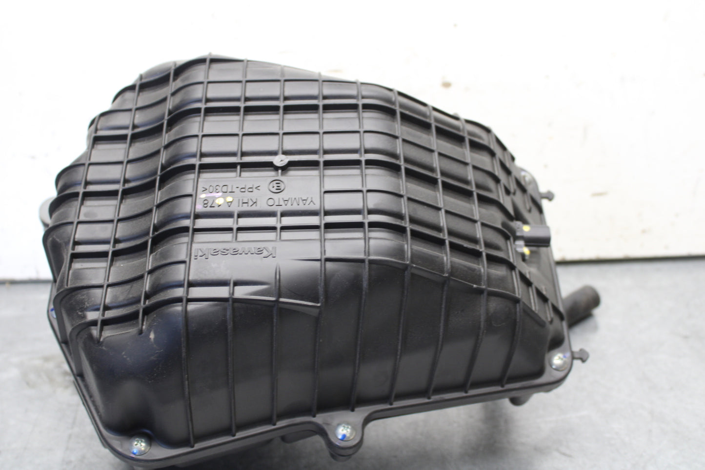 18-23 KAWASAKI NINJA 400 AIRBOX AIR INTAKE FILTER BOX BB660