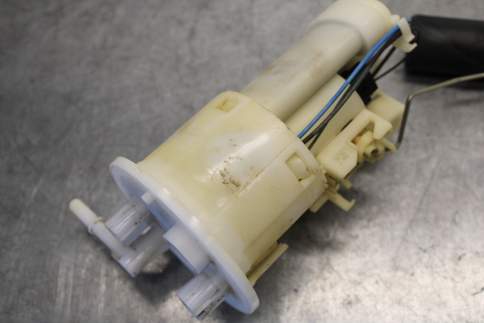 07-09 YAMAHA FZ6 FUEL PUMP GAS PETROL SENDER UNIT 5VX-13907-02-00 BB713