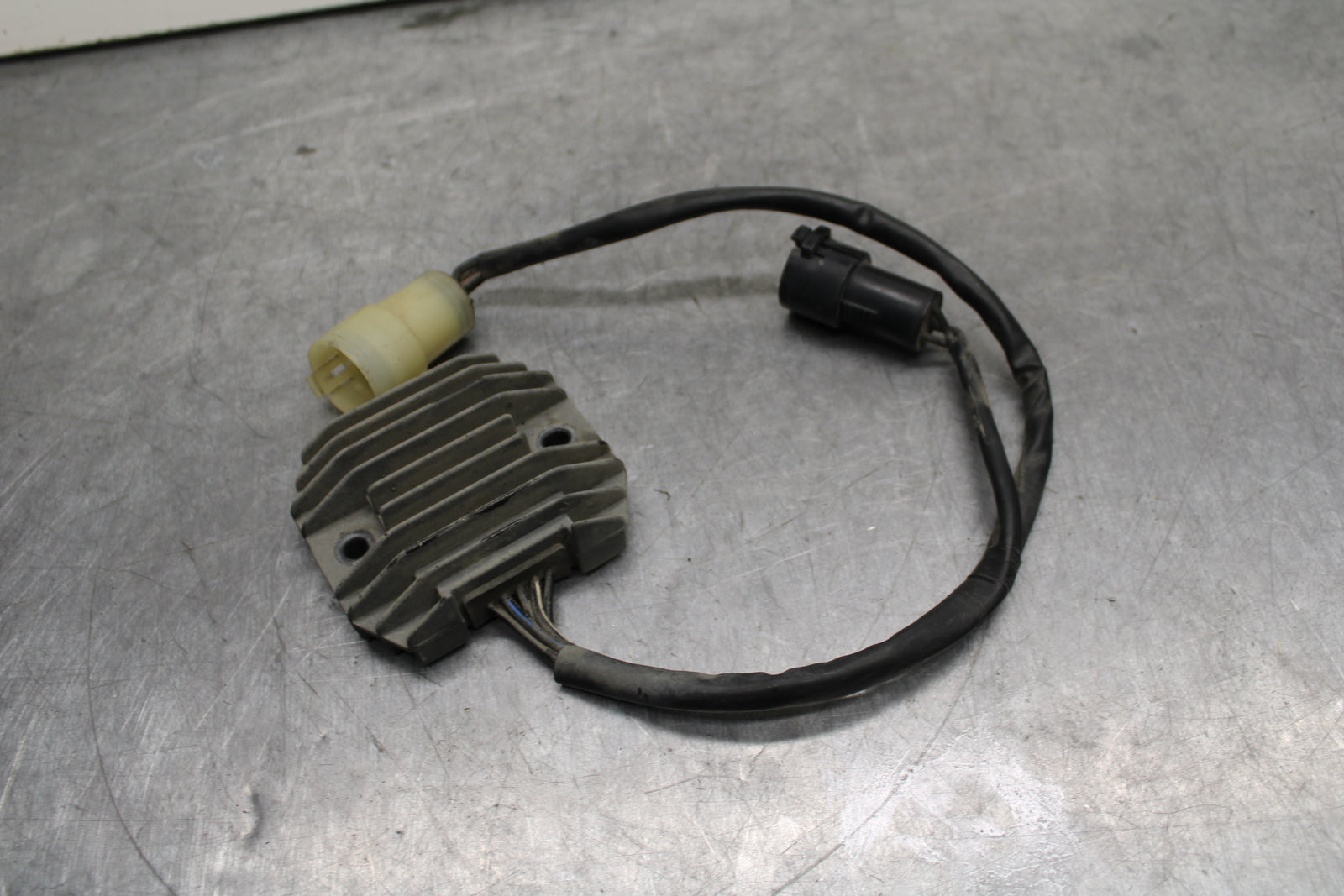 00-02 KAWASAKI NINJA ZX6R RECTIFIER VOLTAGE REGULATOR BB750