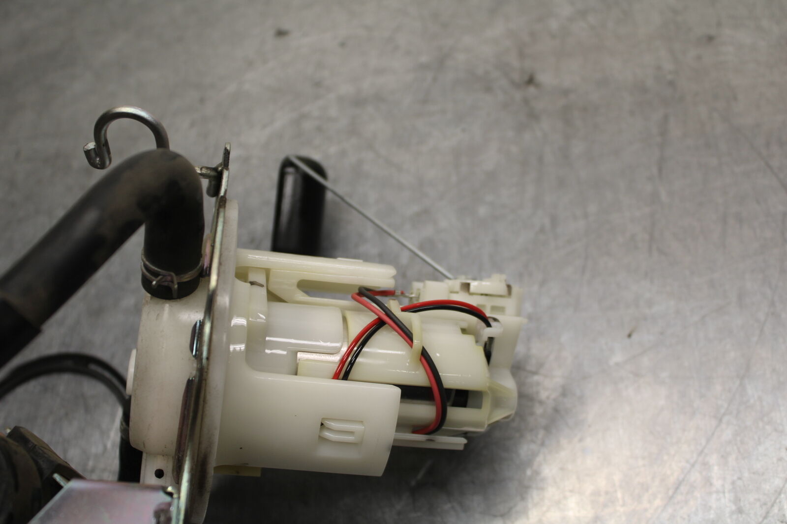 15-16 HONDA CB300F FUEL PUMP GAS PETROL SENDER UNIT BB740
