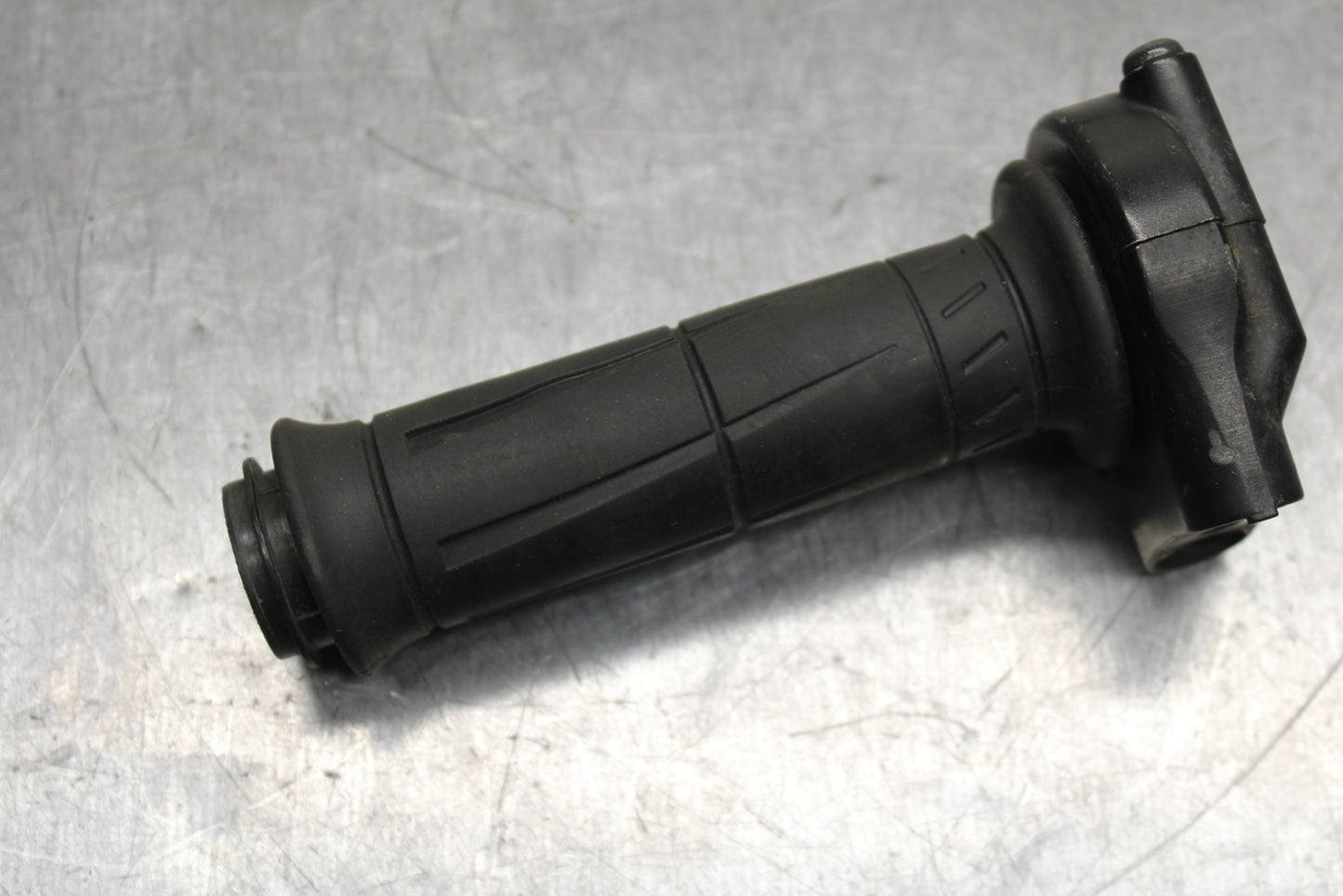 12-13 KAWASAKI Z1000 THROTTLE CABLE LINE HOUSING GUIDE BB743