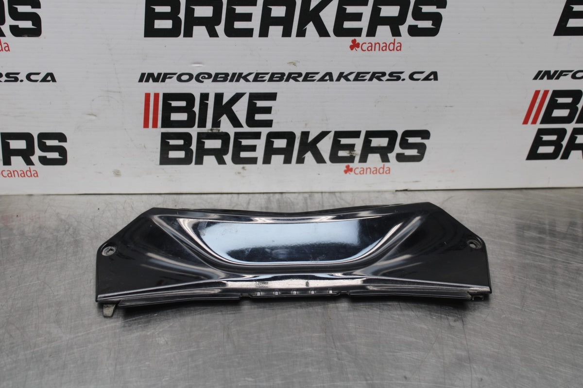 23 YAMAHA YZF R3 CENTER REAR BACK TAIL FAIRING COVER TRIM COWL BB806