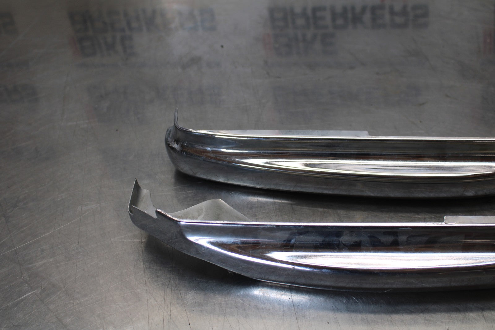 03-08 KAWASAKI VULCAN 1600 REAR CHROME STRUT COVER GUARD SET PAIR  BB196