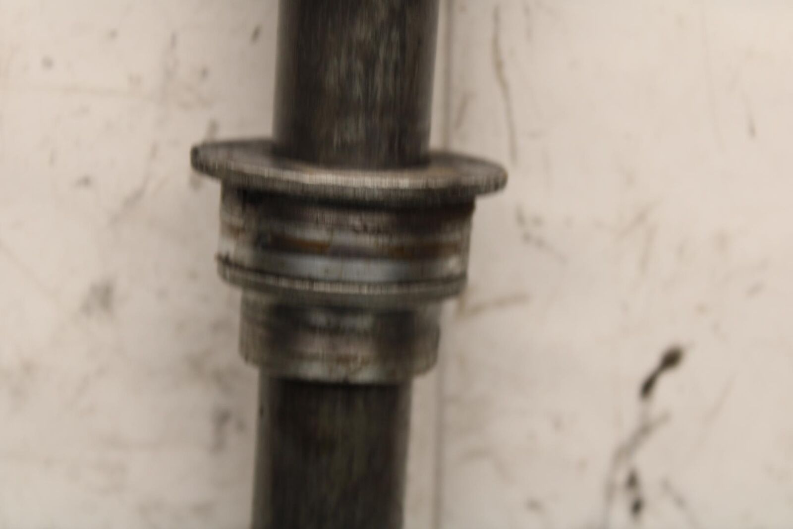 2000 Kawasaki Ninja ZX12R ZX1200A REAR AXLE BACK WHEEL RIM PIVOT BOLT AXEL BB565