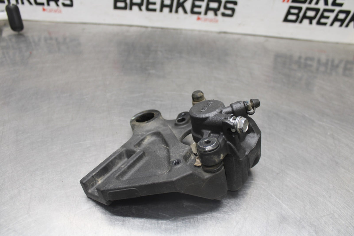 24-25 KAWASAKI NINJA ZX6R REAR BACK BRAKE CALIPER W MOUNT BRACKET BB939