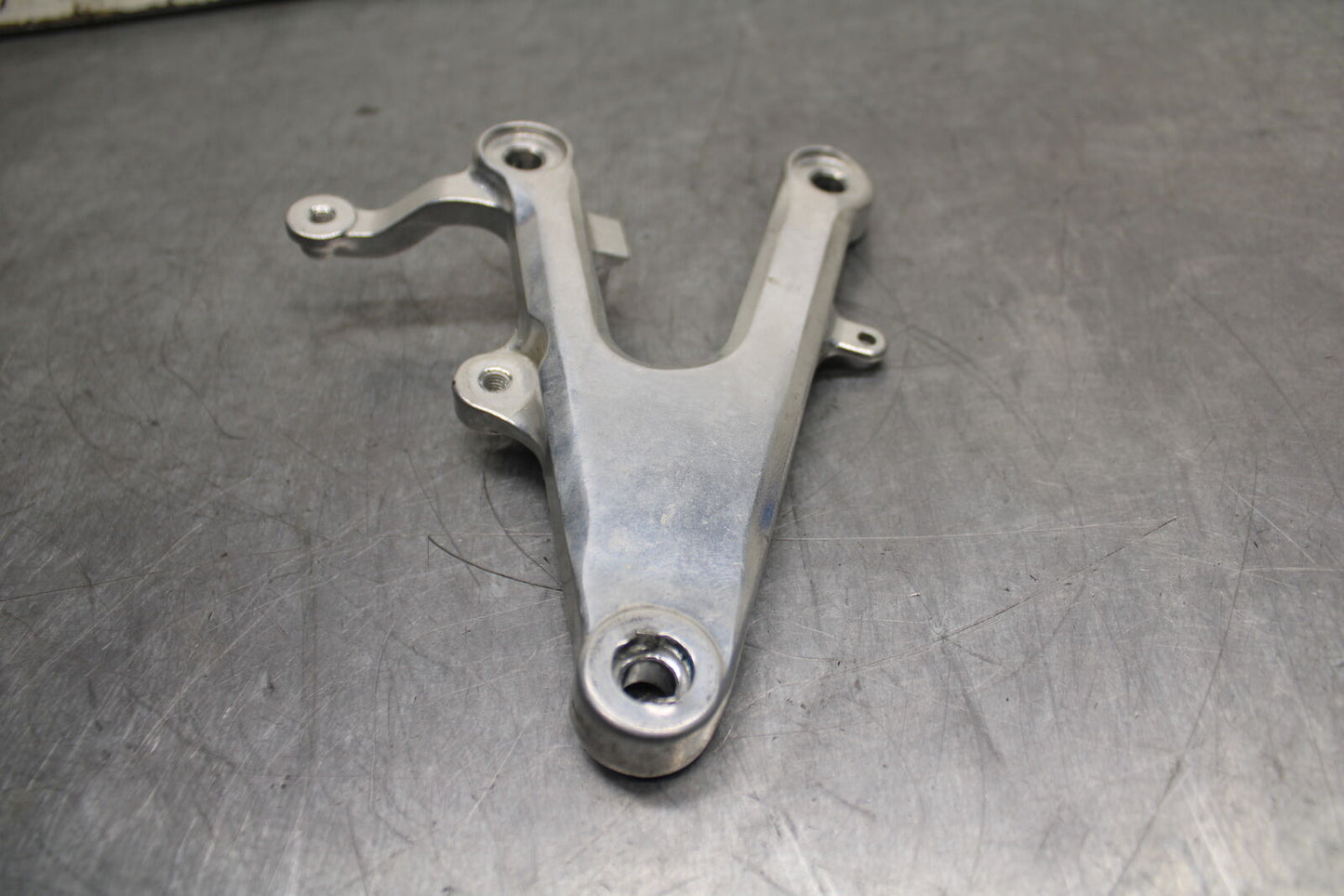 08-09 YAMAHA YZF R6S RIGHT REARSET REAR SET DRIVER FOOT PEG BRACKET MOUNT BB114