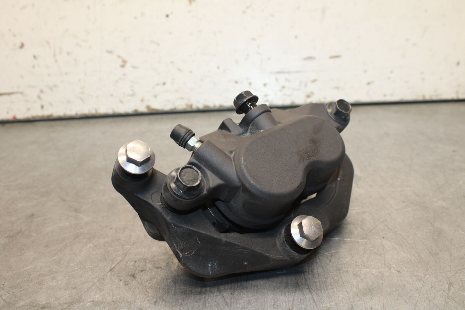 17-24 YAMAHA BOLT XVS950 LEFT FRONT BRAKE CALIPER BB729
