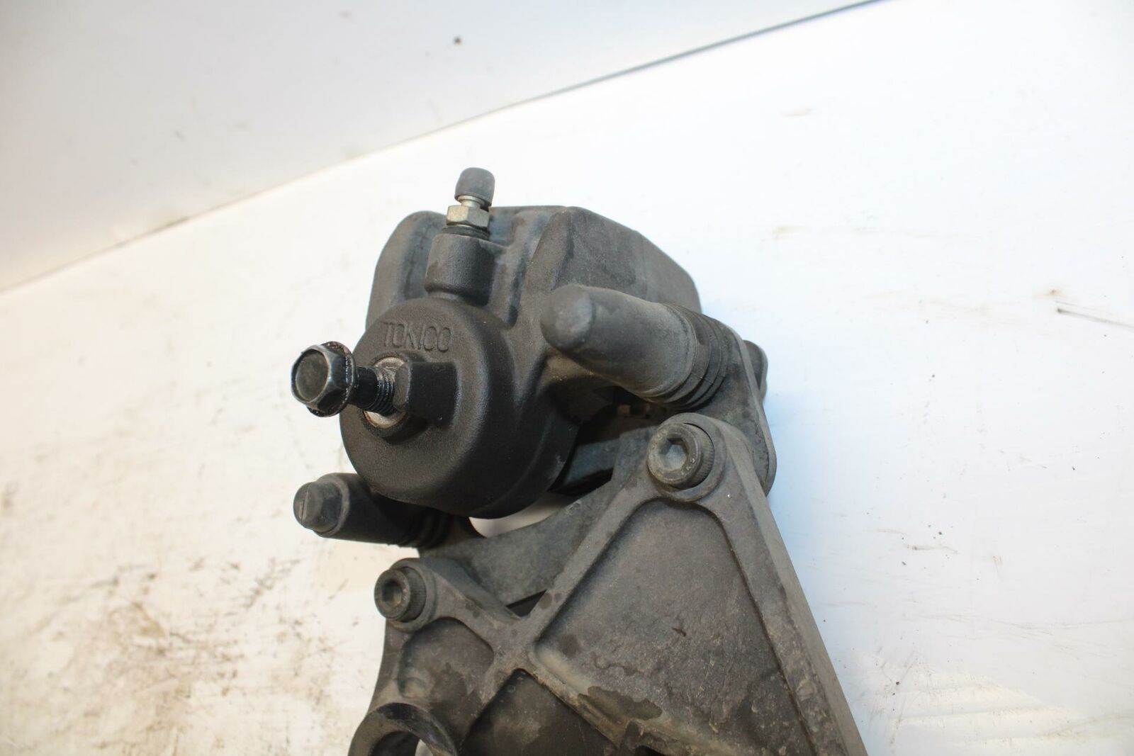 09-12 KAWASAKI NINJA ZX6R REAR BACK BRAKE CALIPER W MOUNT BRACKET BB272