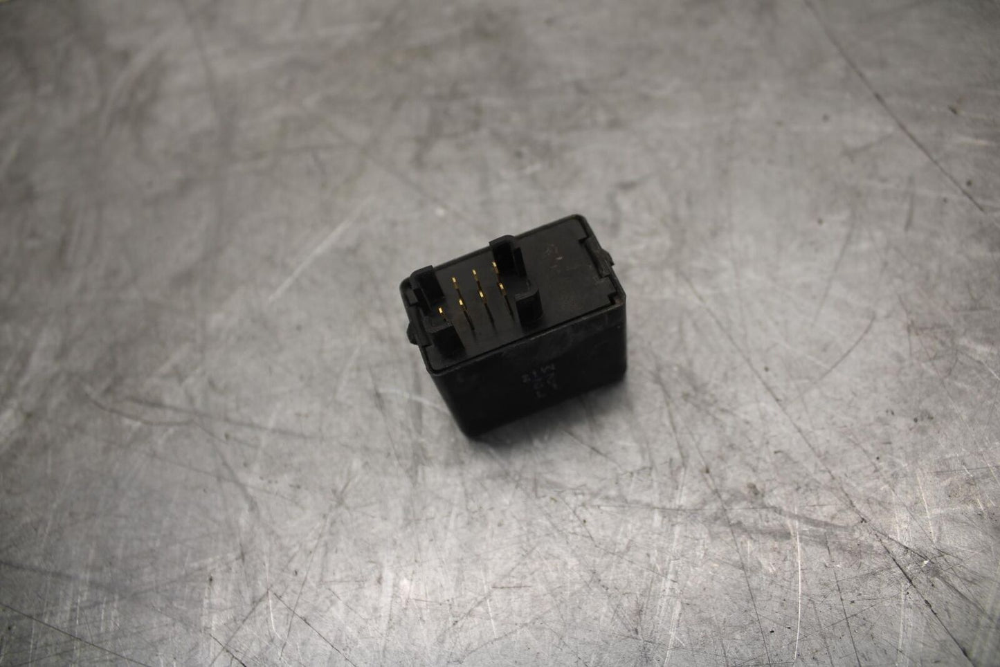 2016 Suzuki Bandit 1250S GSF1250SA ABS TURN SIGNAL BLINKER RELAY FLASHER  BB509