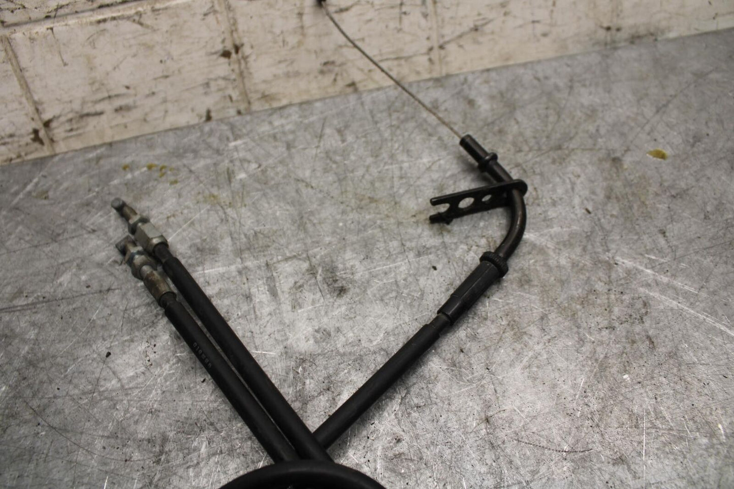 2003 Yamaha YZF R6 THROTTLE CABLES LINES 5SL-26311-00-00 5SL-26312-00-00 BB539