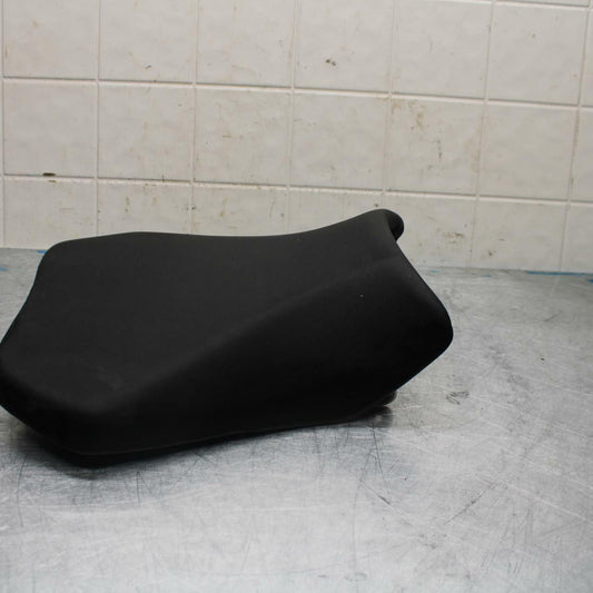 11-22 SUZUKI GSXR600 FRONT DRIVERS SEAT PAD SADDLE PILLION BB422