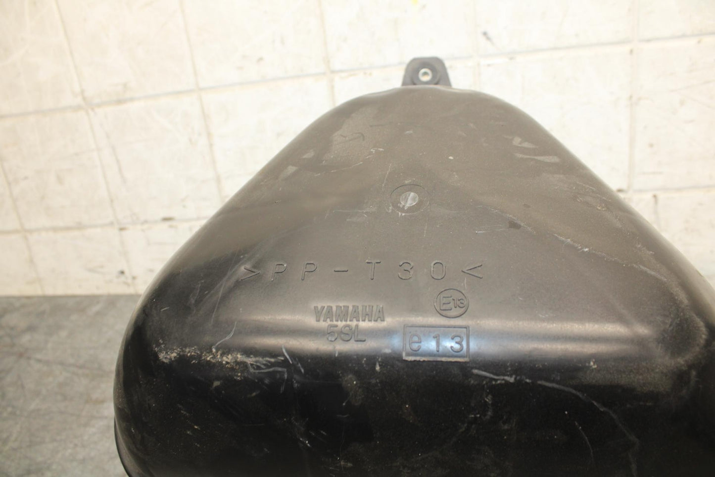 2003 Yamaha YZF R6 AIRBOX  INTAKE FILTER  5SL-14411-00-00 5SL-14421-00-00  BB539