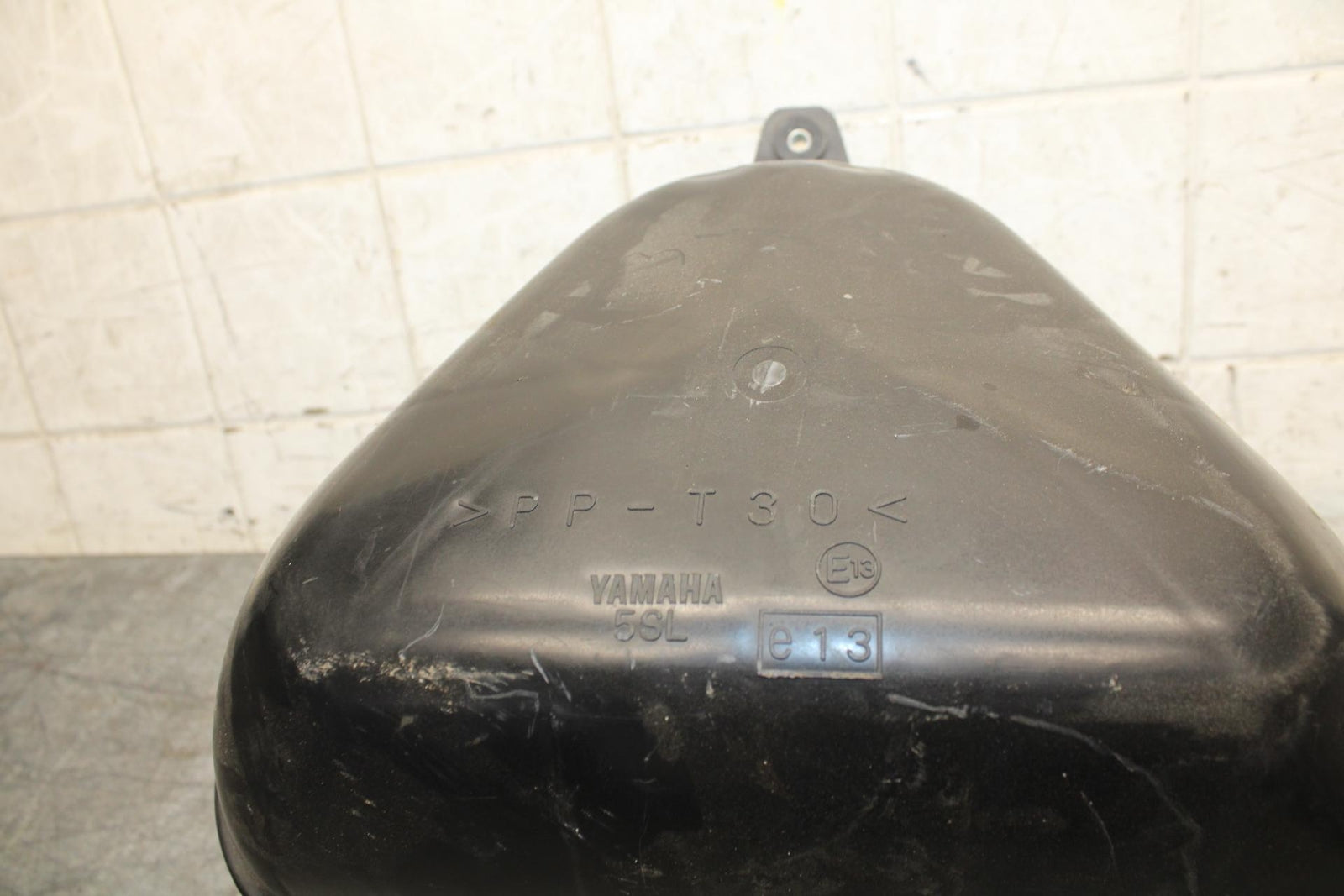 2003 Yamaha YZF R6 AIRBOX  INTAKE FILTER  5SL-14411-00-00 5SL-14421-00-00  BB539