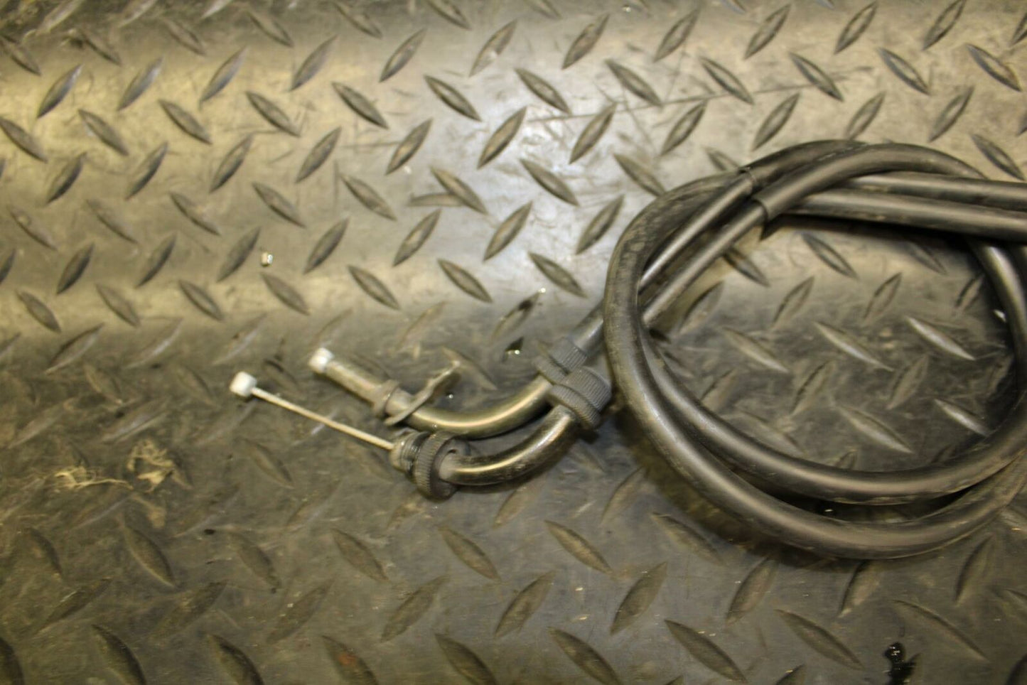 05-06 SUZUKI KATANA 750 GSX750F THROTTLE CABLES LINES bb166