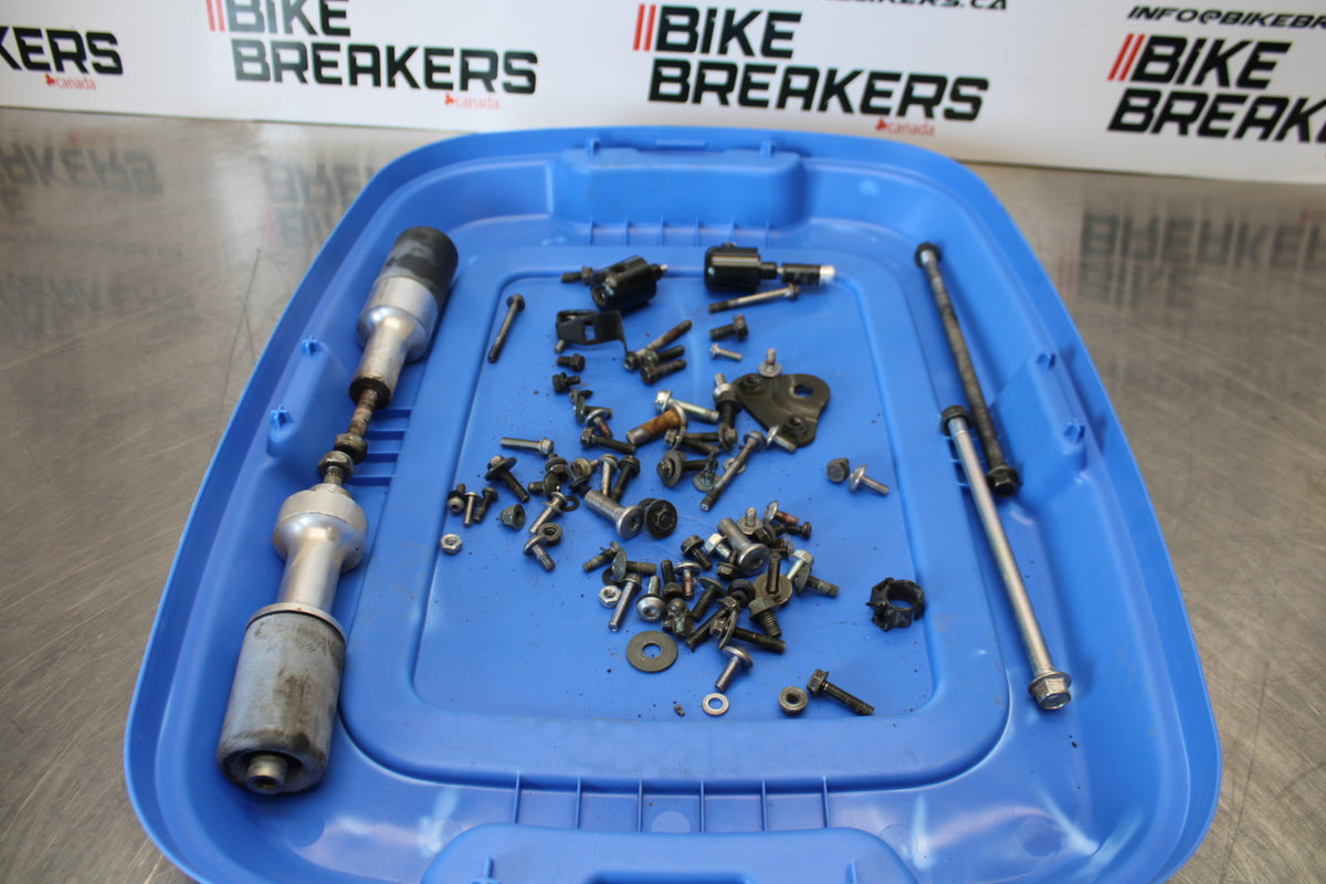 03-06 KAWASAKI Z1000 MOUNTING BOLTS HARDWARE MOTOR SCREWS BB164
