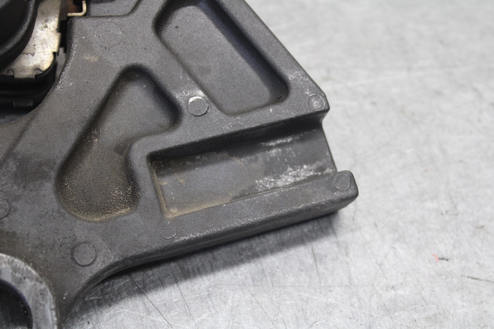 13-18 KAWASAKI NINJA ZX6R REAR BACK BRAKE CALIPER W MOUNT BRACKET BB682