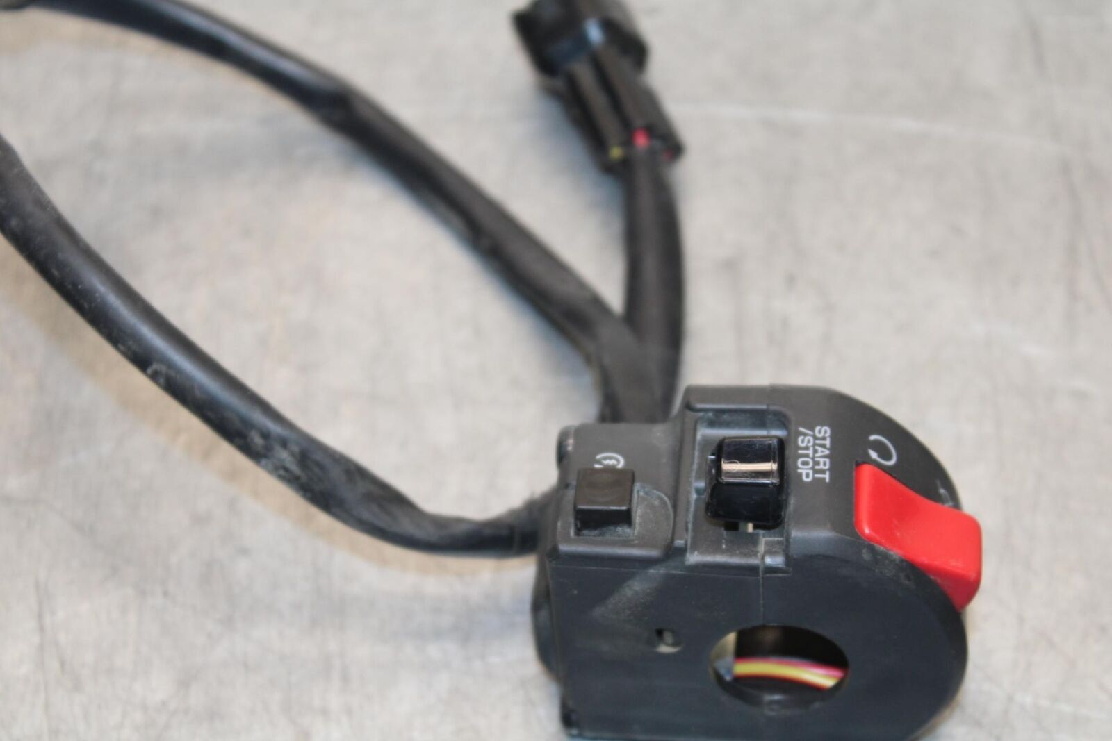 16-20 KAWASAKI ZX10R RIGHT CLIP ON HANDLE KILL OFF START SWITCH  BB591