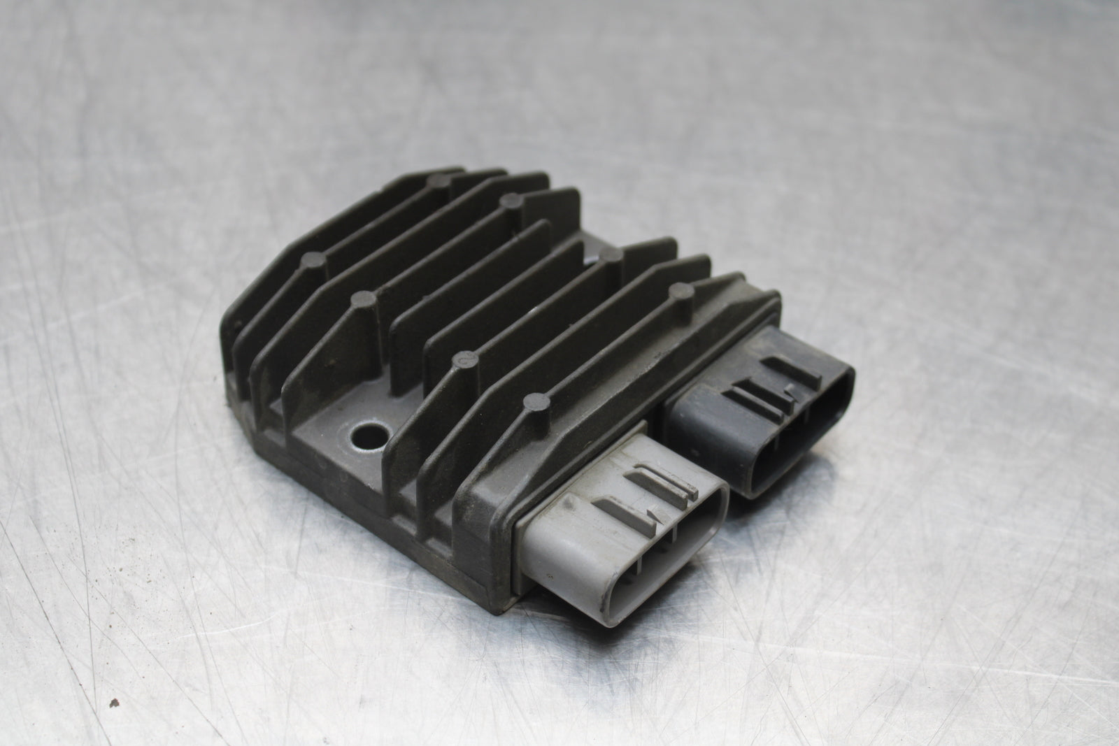 04-05 KAWASAKI NINJA ZX10R RECTIFIER VOLTAGE REGULATOR BB163