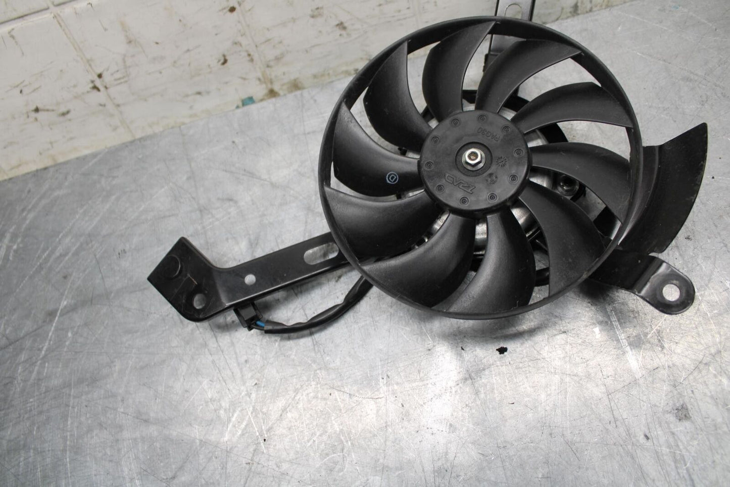 18-21 YAMAHA XSR700 ENGINE RADIATOR COOLING FAN bb475