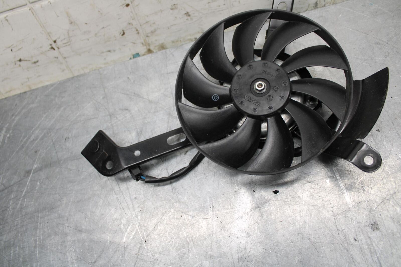 18-21 YAMAHA XSR700 ENGINE RADIATOR COOLING FAN bb475