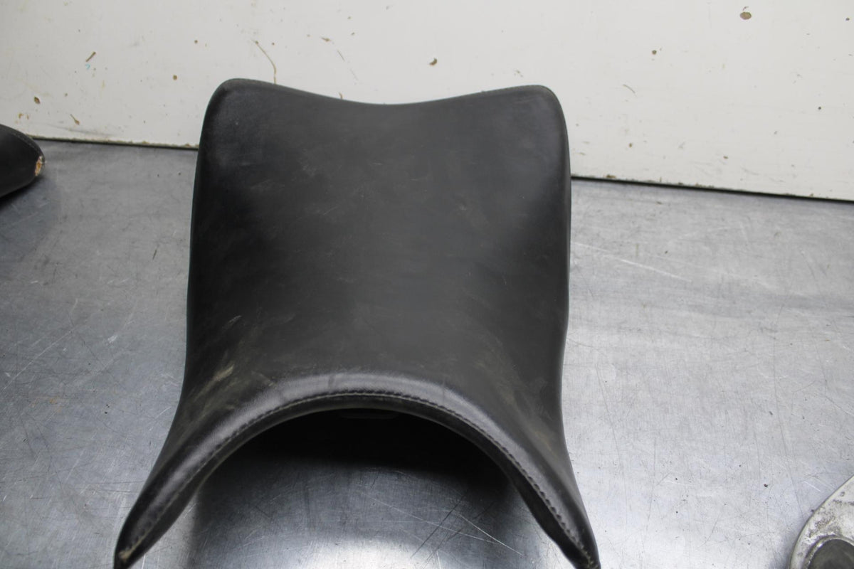 11-19 HONDA CBR125R FRONT DRIVERS SEAT PAD SADDLE BB102