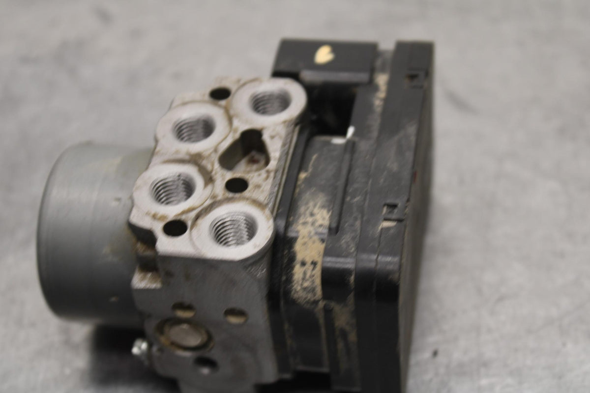 23-24 KAWASAKI NINJA ZX4R ABS PUMP UNIT MODULE BB638