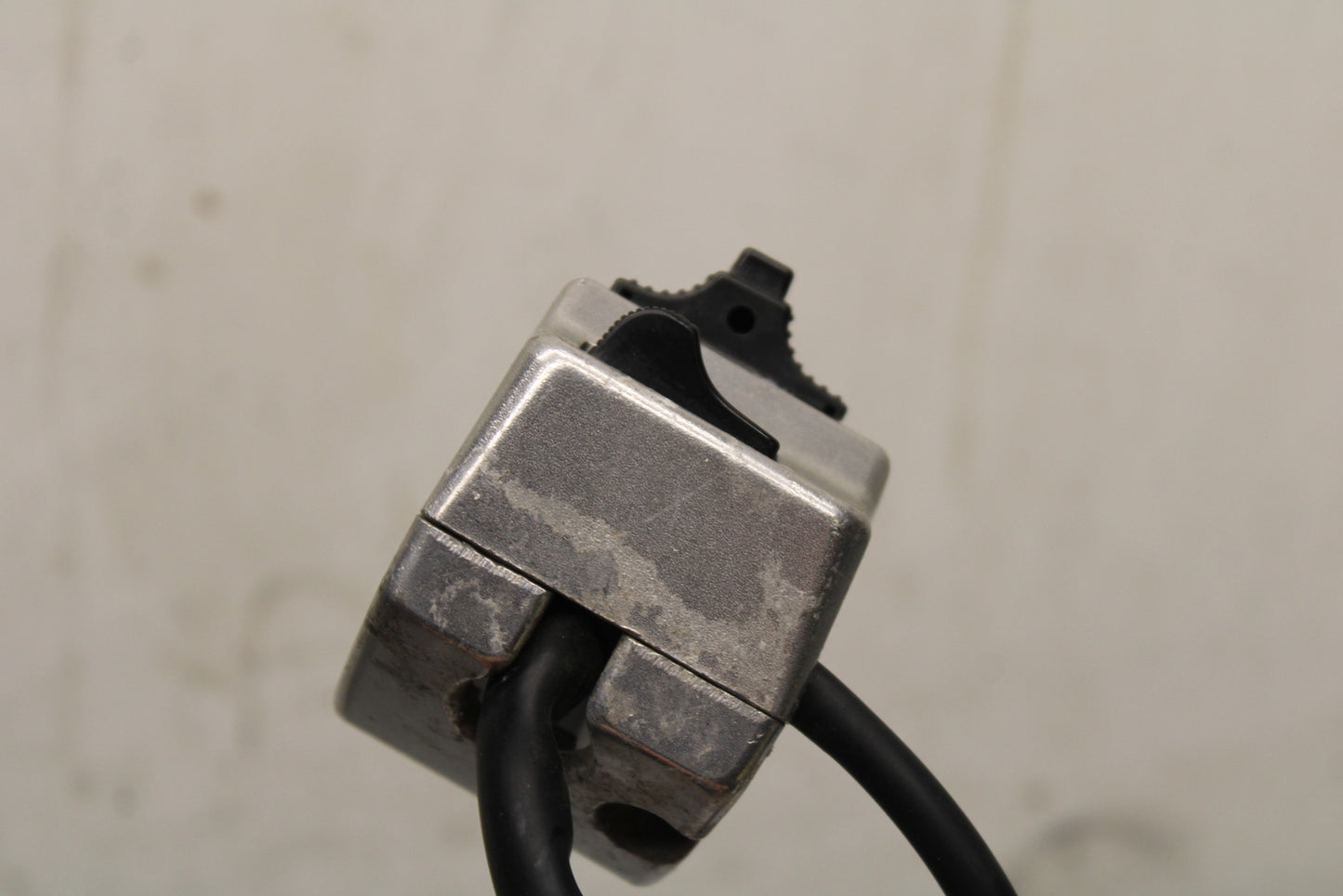 00 SUZUKI INTRUDER 1500 VL1500 LEFT HANDLE HORN SIGNALS SWITCH BB761 