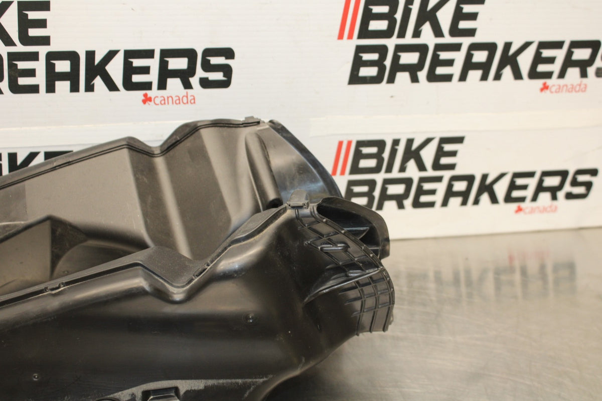 11-24 SUZUKI GSXR750 RIGHT LEFT AIR INTAKE DUCTS BB880