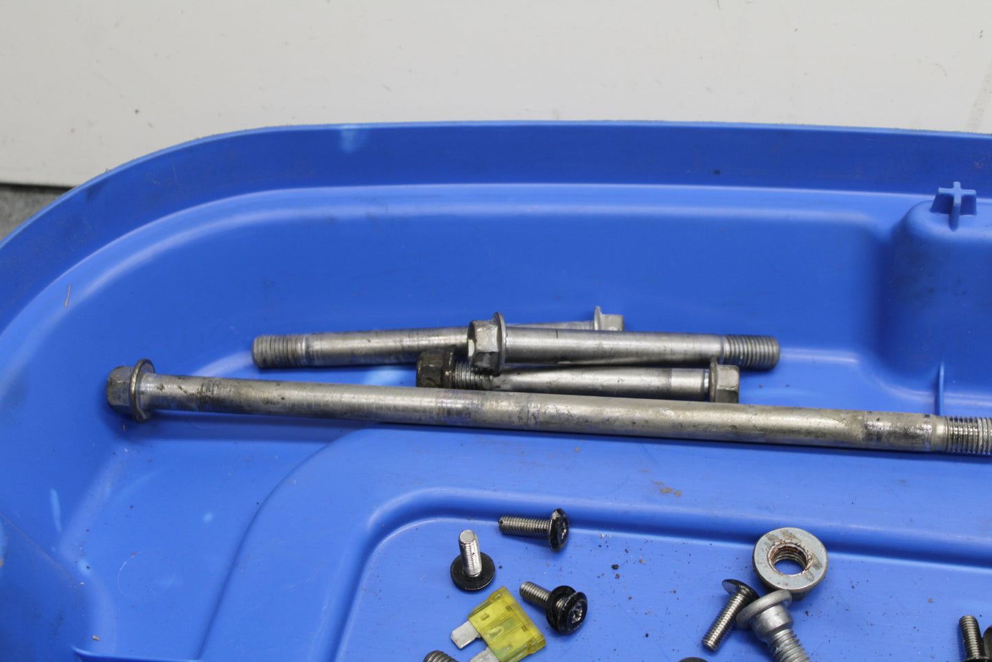 00-02 KAWASAKI NINJA ZX6R MOUNTING BOLTS HARDWARE MOTOR SCREWS BB750