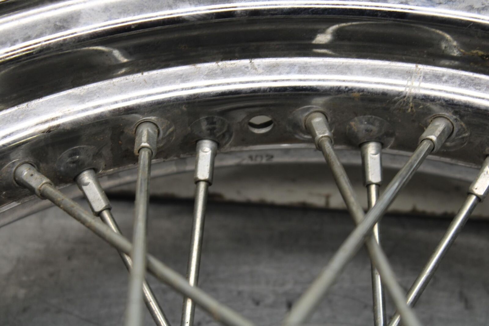 2013 Suzuki Boulevard C50T FRONT WHEEL RIM BB625