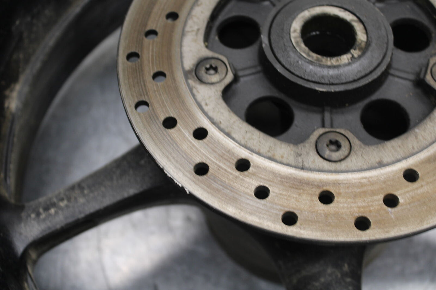 06-07 YAMAHA YZF R6 REAR WHEEL BACK RIM AND ROTOR BB742