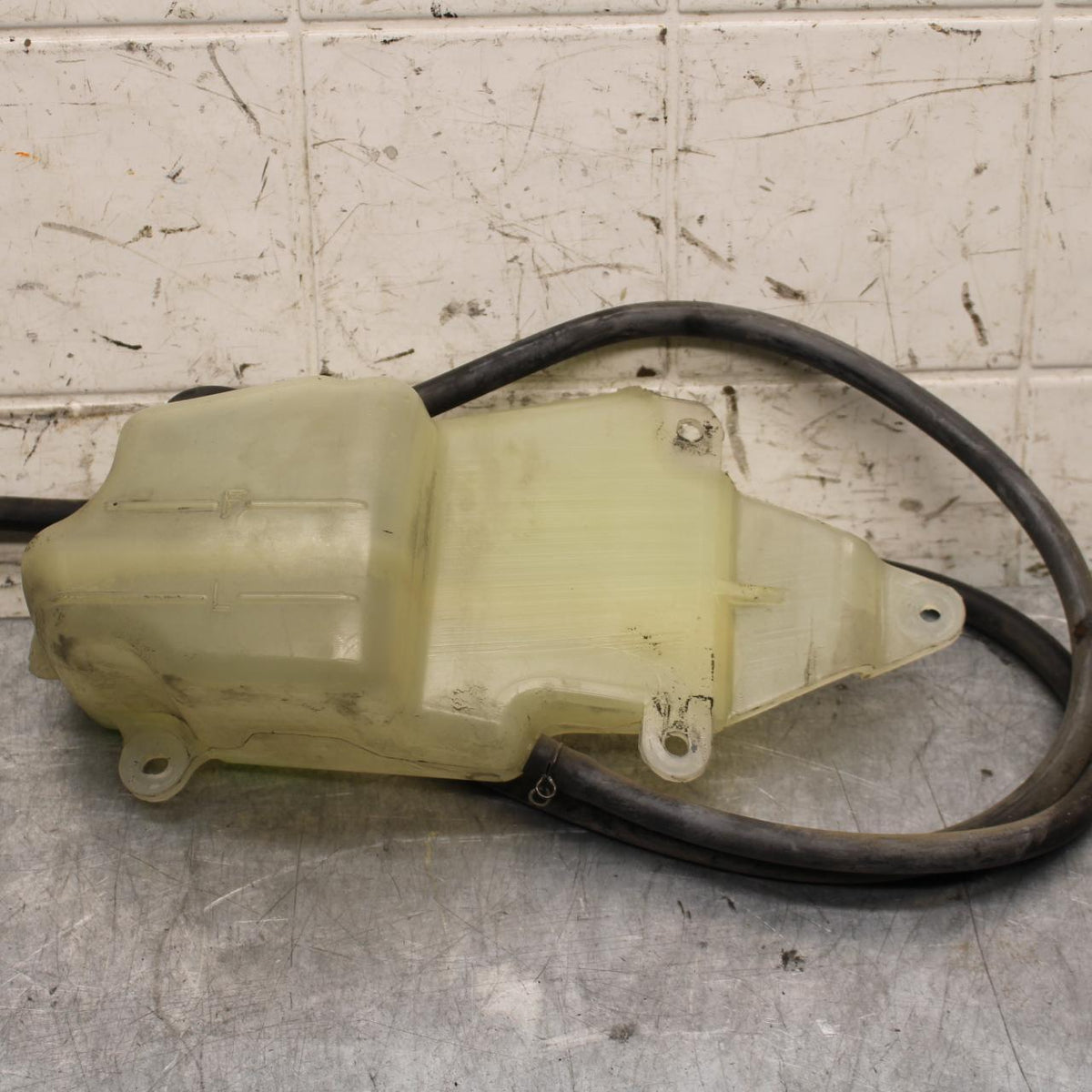 2005 Kawasaki Vulcan 1600 VN1600D Nomad COOLANT WATER TANK RESERVOIR BOTTLE BB55