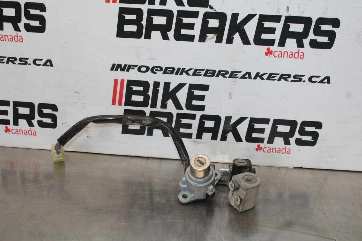 03-08 HONDA VTX1300C IGNITION LOCK KEY SET BB868