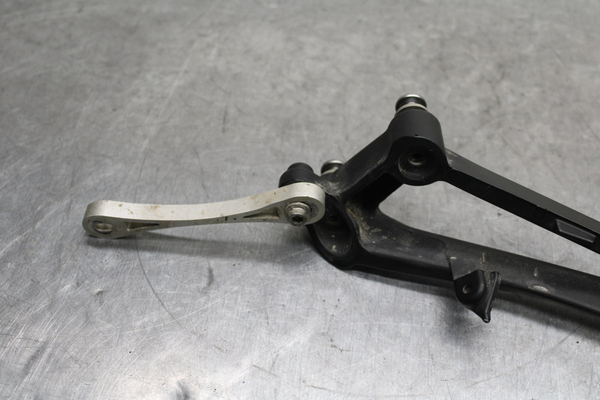 09-14 YAMAHA YZF R1 RIGHT REAR BACK PASSENGER PEG BB118