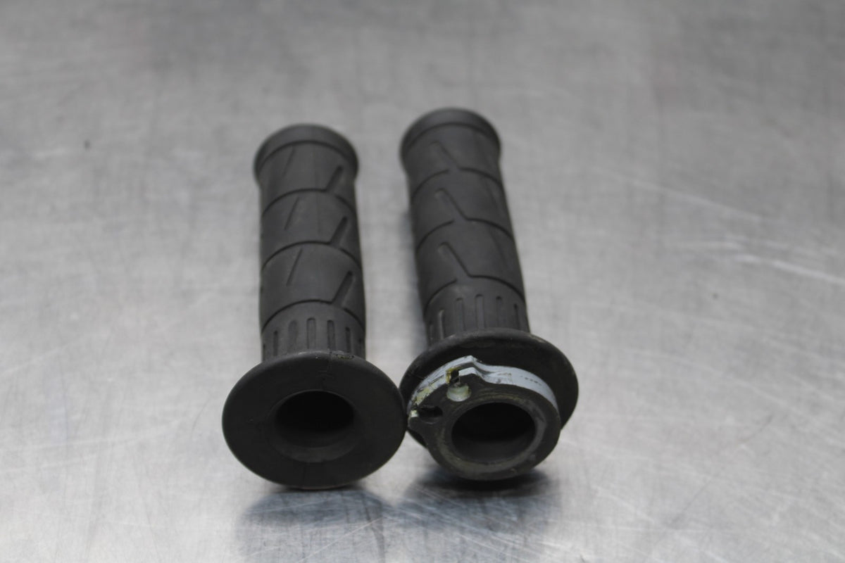 07-08 KAWASAKI NINJA ZX6R THROTTLE TUBE / GRIPS BB199