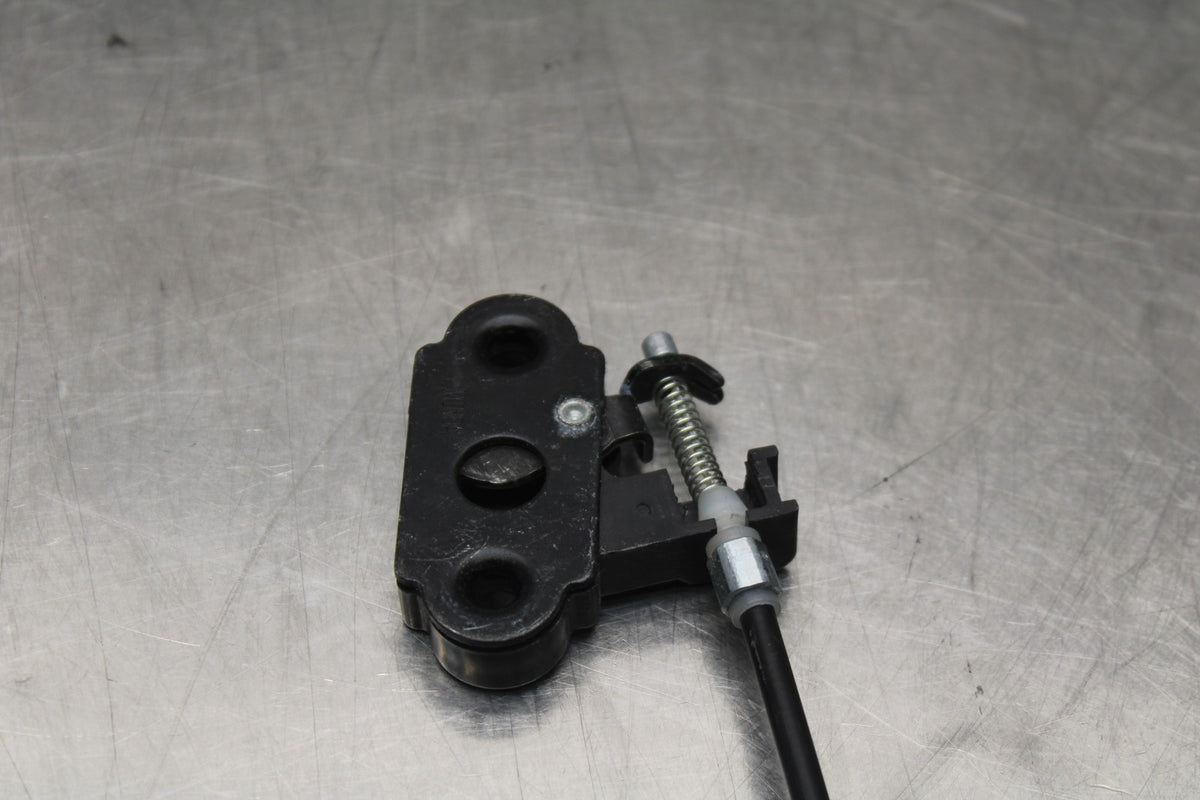 24-25 KAWASAKI NINJA ZX4R REAR PASSENGER SEAT LATCH LOCK ASSEMBLY BB827