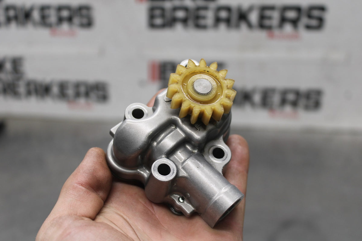 19-24 YAMAHA R3 ENGINE MOTOR OIL PUMP BB942