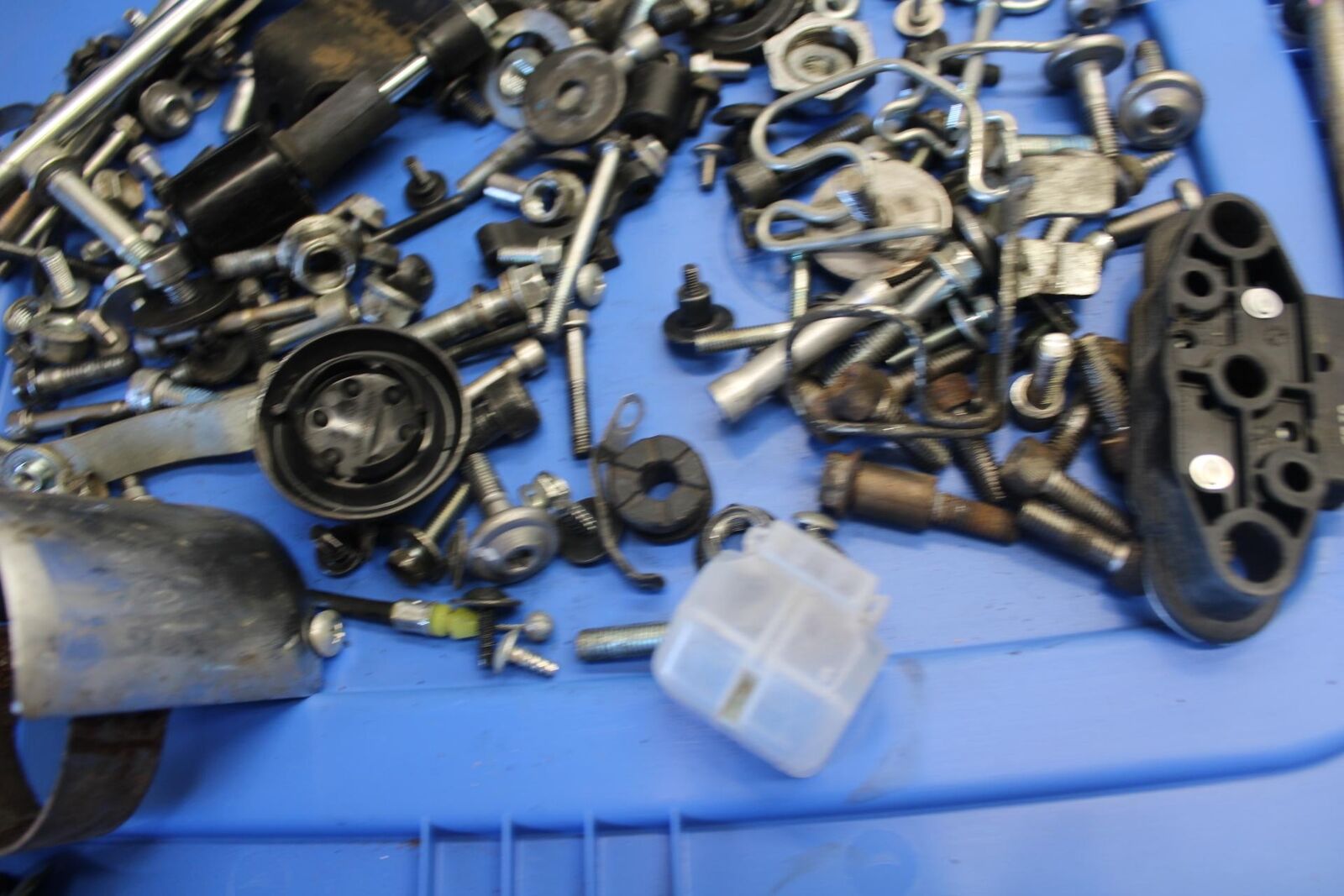 2016 Suzuki Bandit GSF1250SA ABS LEFTOVER MOUNTING BOLTS HARDWARE MOTOR BB509