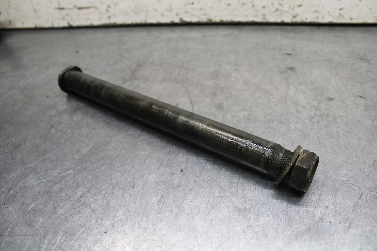 06-07 YAMAHA YZF R6 REAR AXLE BACK WHEEL RIM PIVOT BOLT AXEL BB742