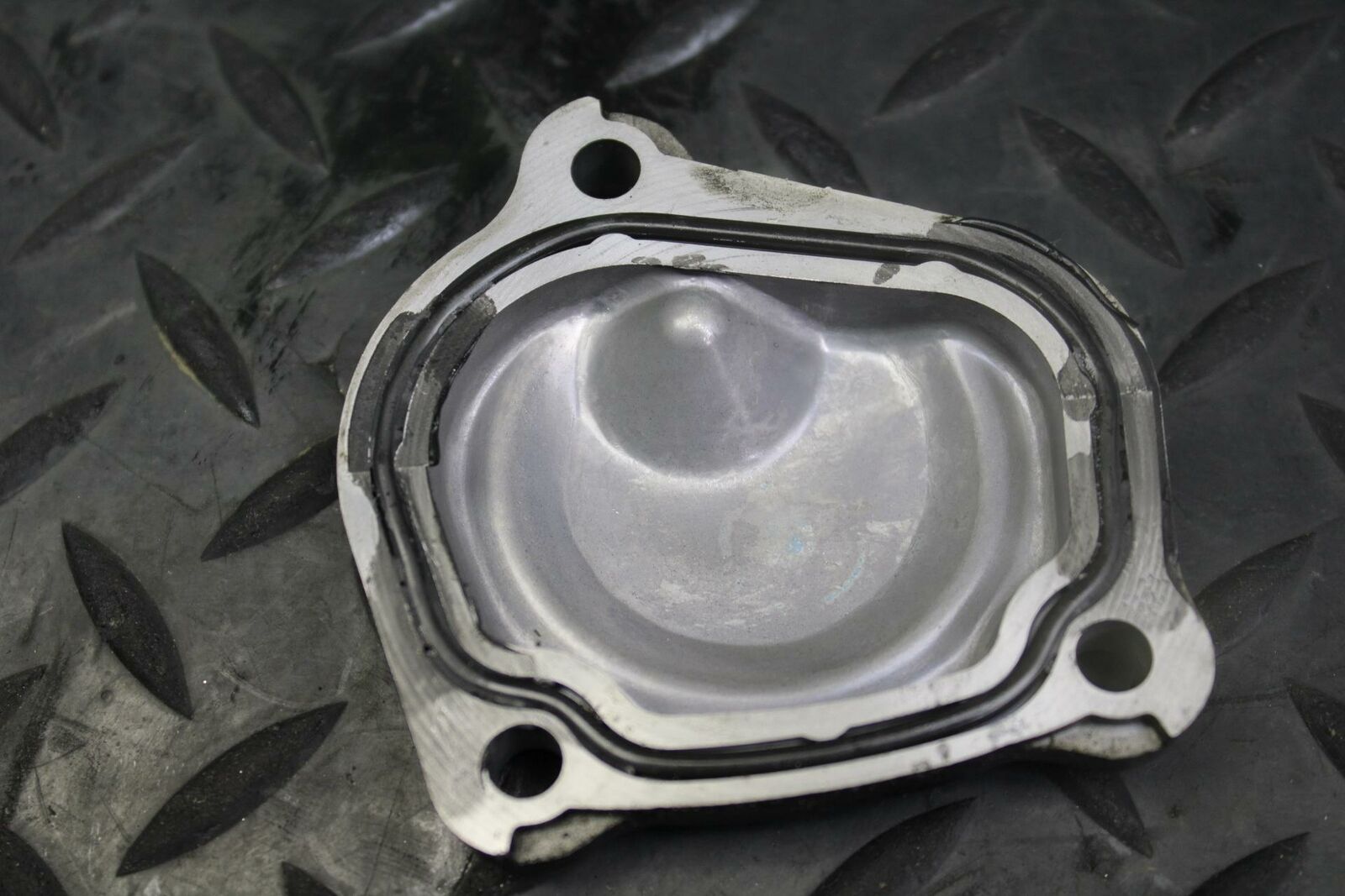 07 YAMAHA YZF R1 ENGINE MOTOR CRANK SHAFT CRANKSHAFT COVER BB191 B