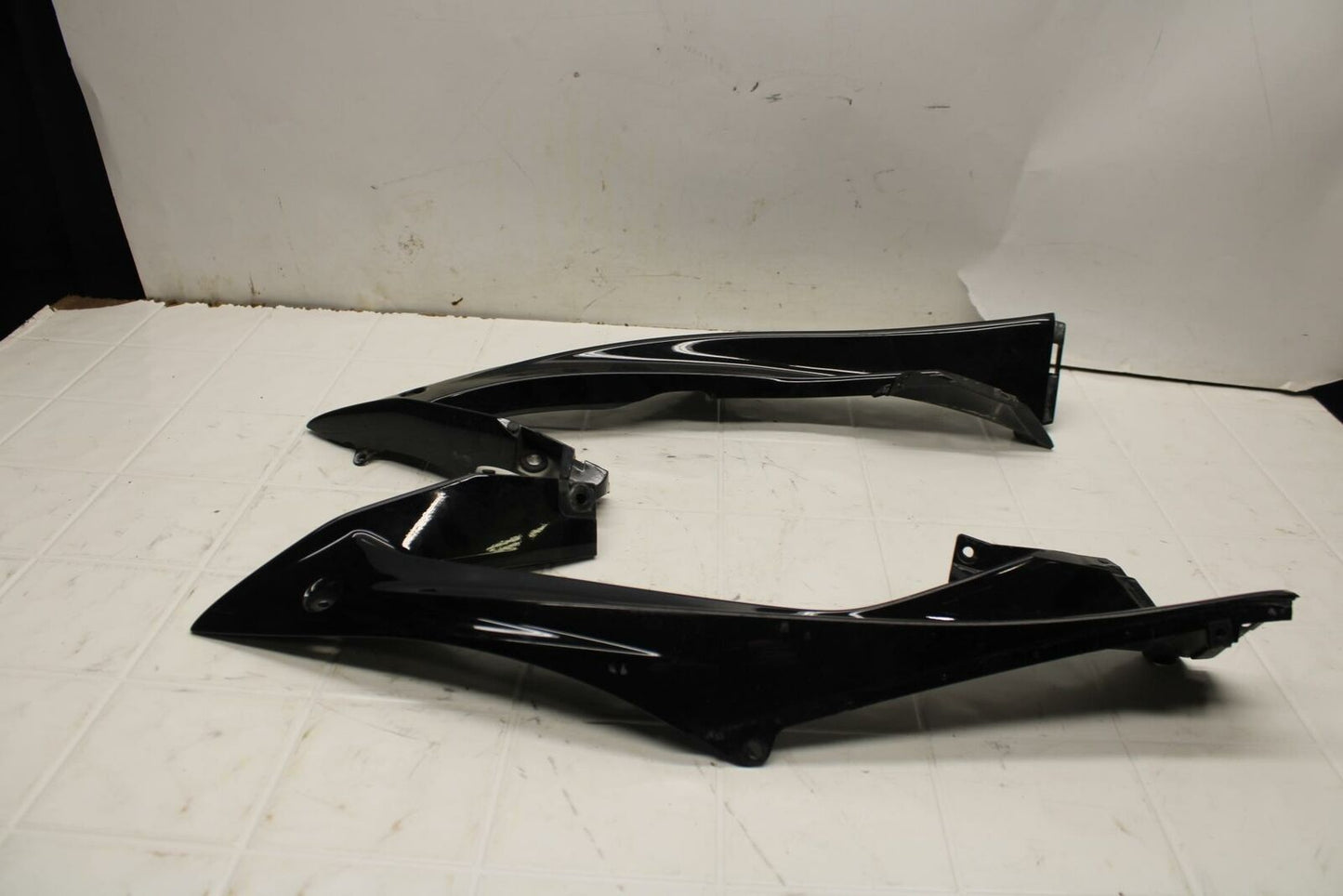 08-16 YAMAHA YZF R6 RIGHT & LEFT FRONT UPPER MID SIDE FAIRING COWL PLASTIC BB406